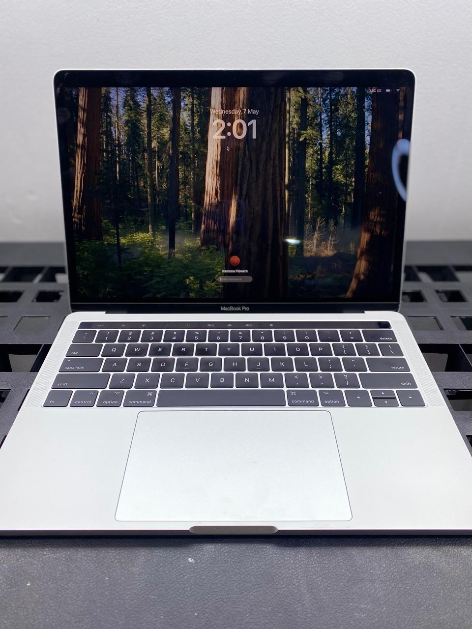 Apple MacBook Pro 2016 13.3" Core i5-6267U 16GB RAM macOS Sequoia c/cargador