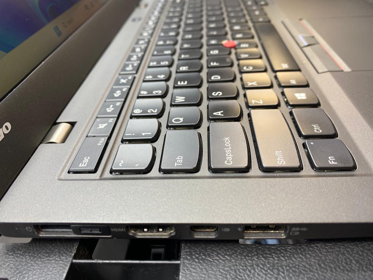 Laptop Lenovo ThinkPad X1 Carbon 14" 1920x1080 (FHD) Core i5-5300U 8GB RAM DDR3 256GB M.2 SSD WINDOWS 11 PRO c/ cargador