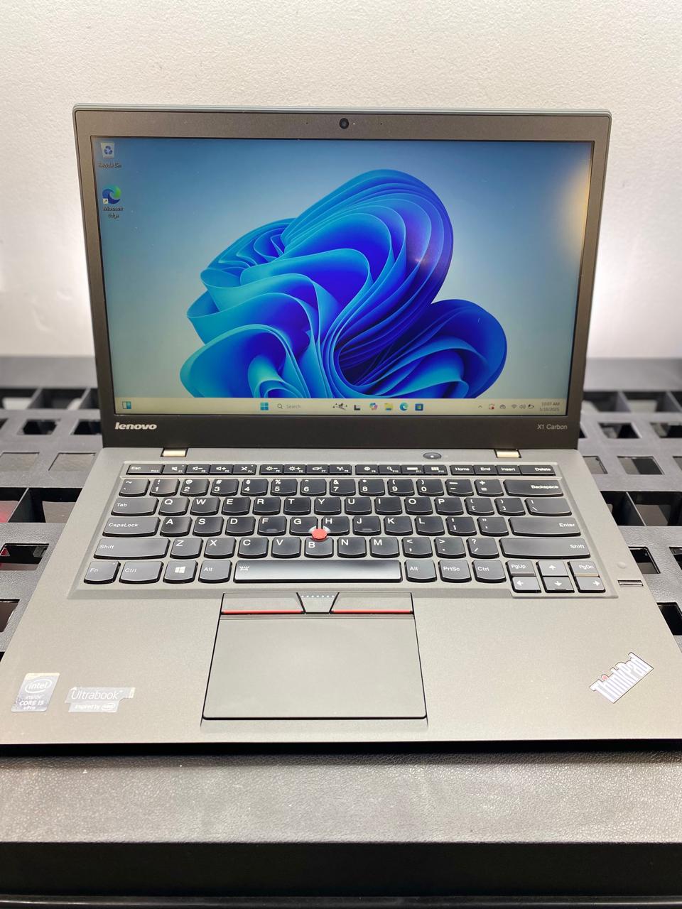 Laptop Lenovo ThinkPad X1 Carbon 14" 1920x1080 (FHD) Core i5-5300U 8GB RAM DDR3 256GB M.2 SSD WINDOWS 11 PRO c/ cargador
