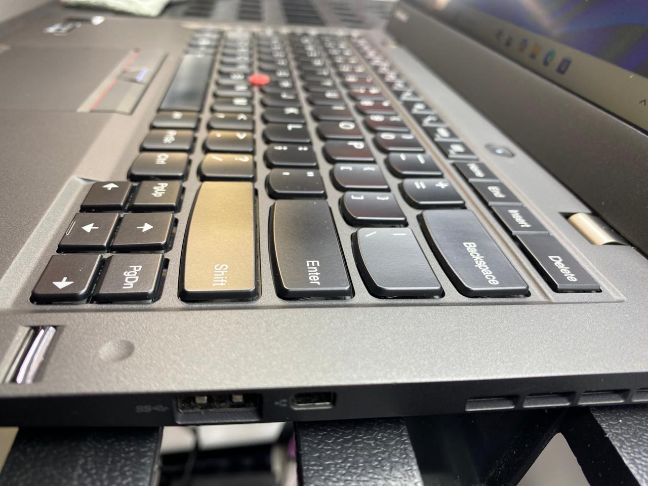 Laptop Lenovo ThinkPad X1 Carbon 14" 1920x1080 (FHD) Core i5-5300U 8GB RAM DDR3 256GB M.2 SSD WINDOWS 11 PRO c/ cargador