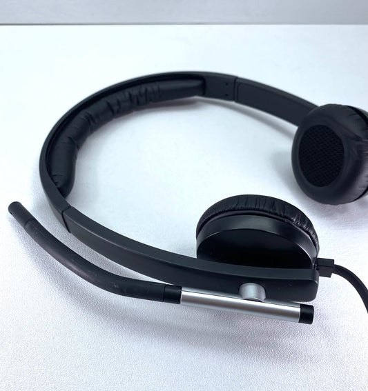 Audífonos USB Logitech A-00057 c/ Micrófono y Bolsa