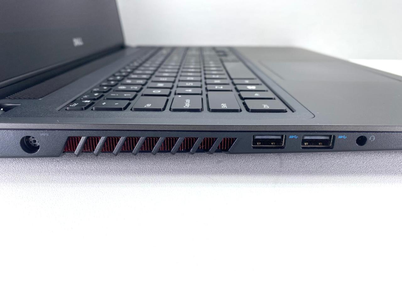 Laptop Dell Inspiron 7559 15.6" 3840x2160 (4K) Core i7-6700HQ 16GB RAM DDR3L 1TB M.2 SSD + 1TB HDD WINDOWS 11 PRO c/ cargador