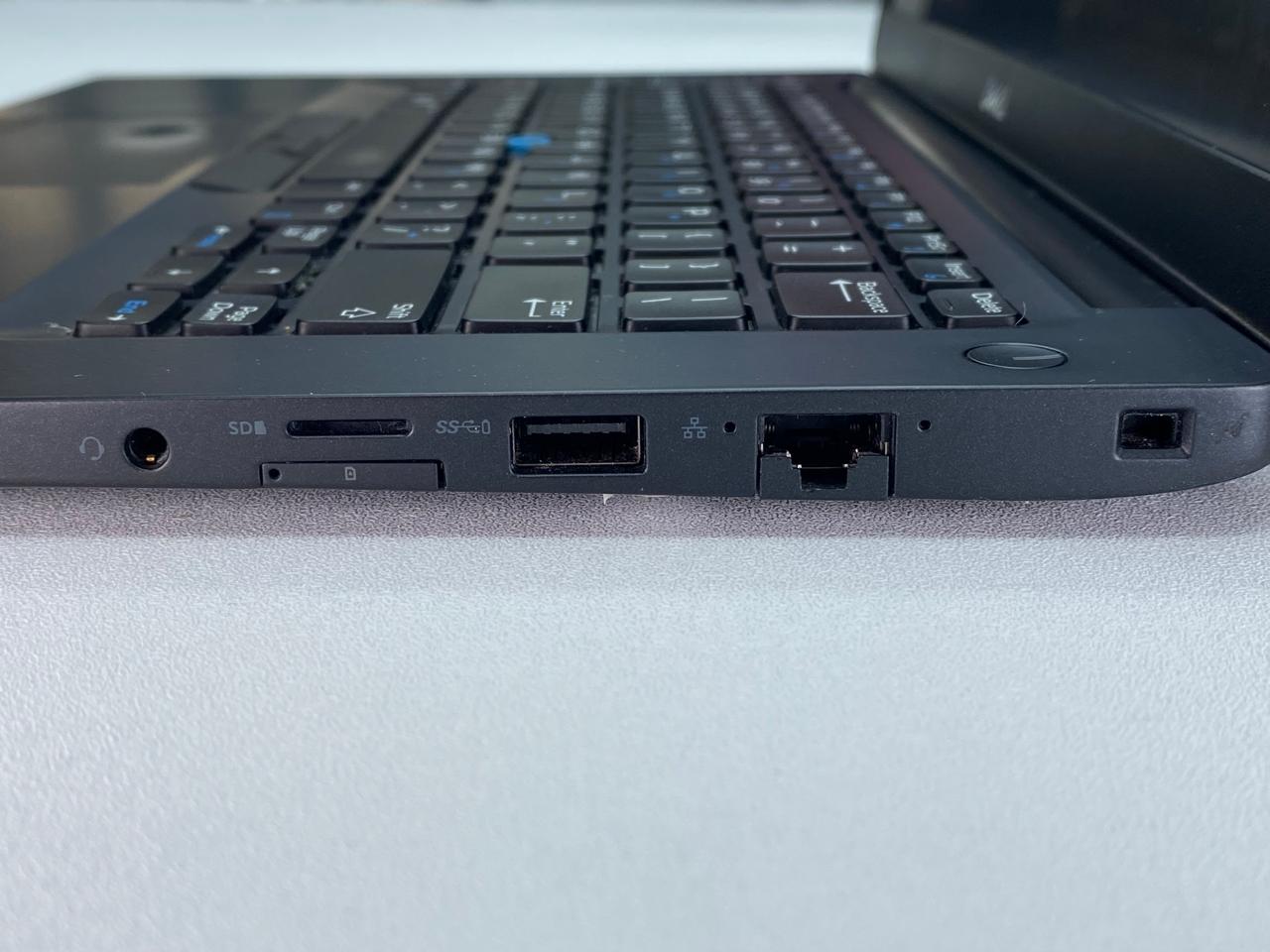 Laptop Dell Latitude 7490 14" 1920x1080 (FHD) Core i5-8350U 16GB RAM DDR4 256GB M.2 SSD WINDOWS 11 PRO c/ cargador