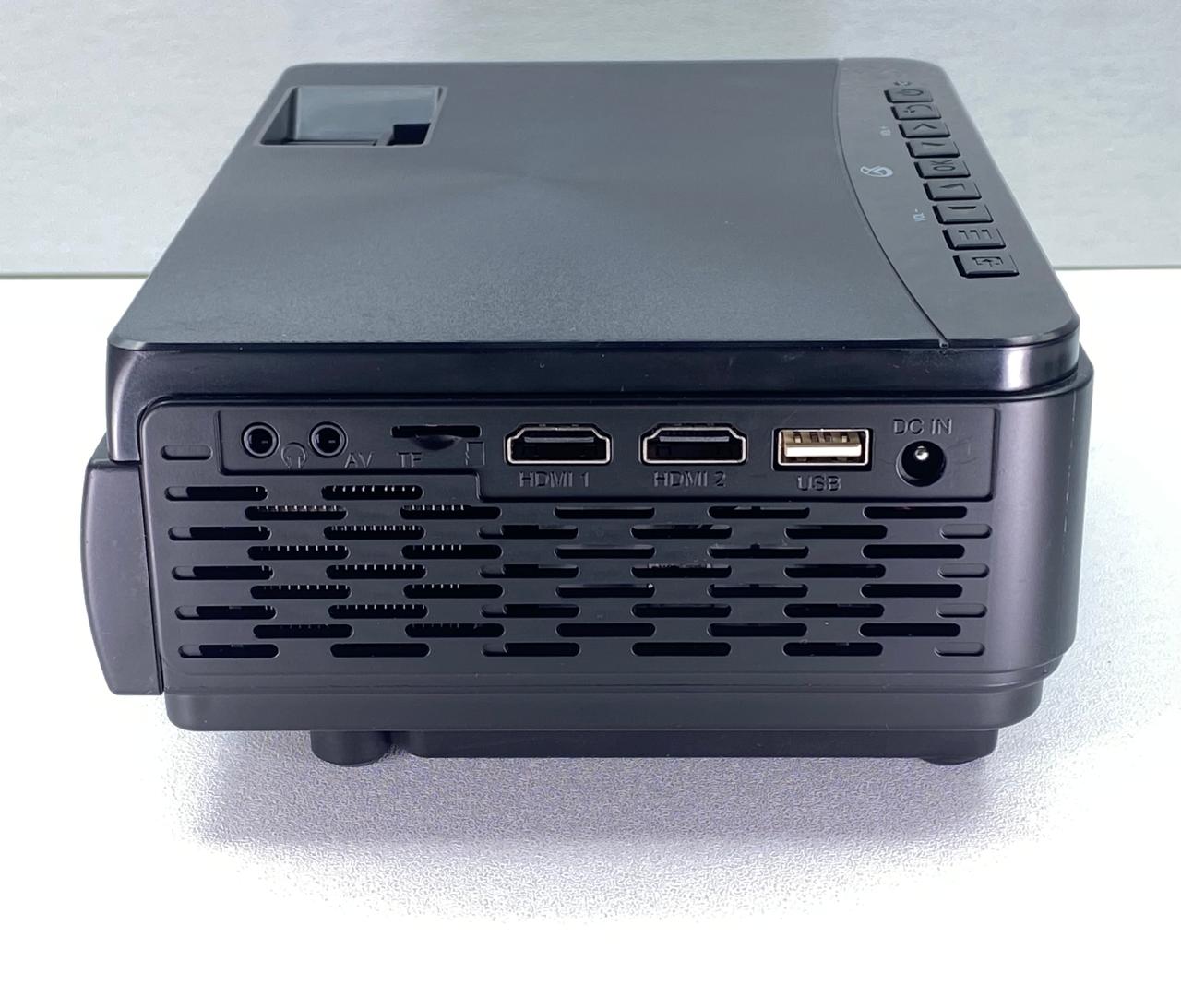 Mini Proyector GPX PJ300VP c/ Control y Cable HDMI