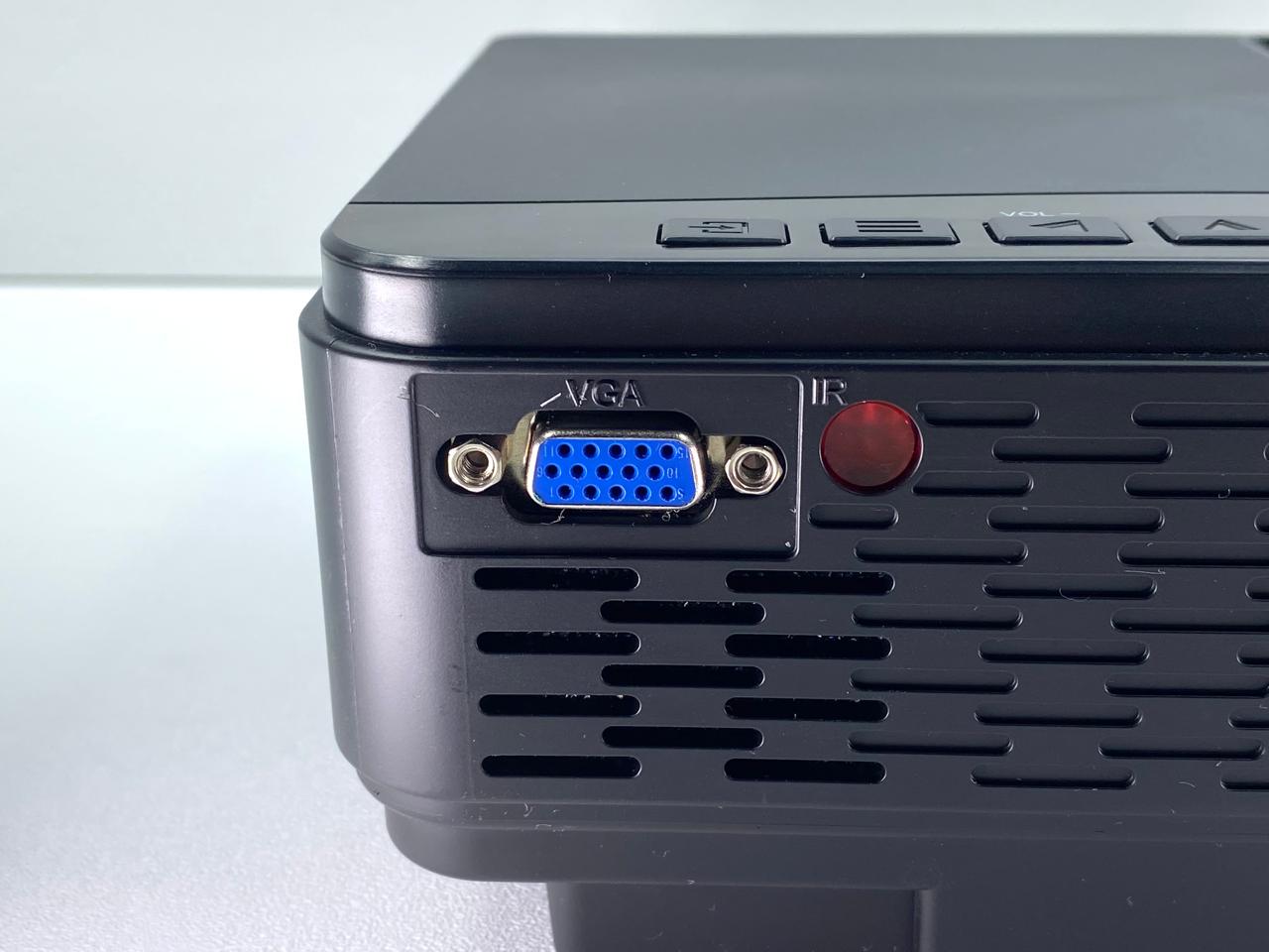 Mini Proyector GPX PJ300VP c/ Control y Cable HDMI