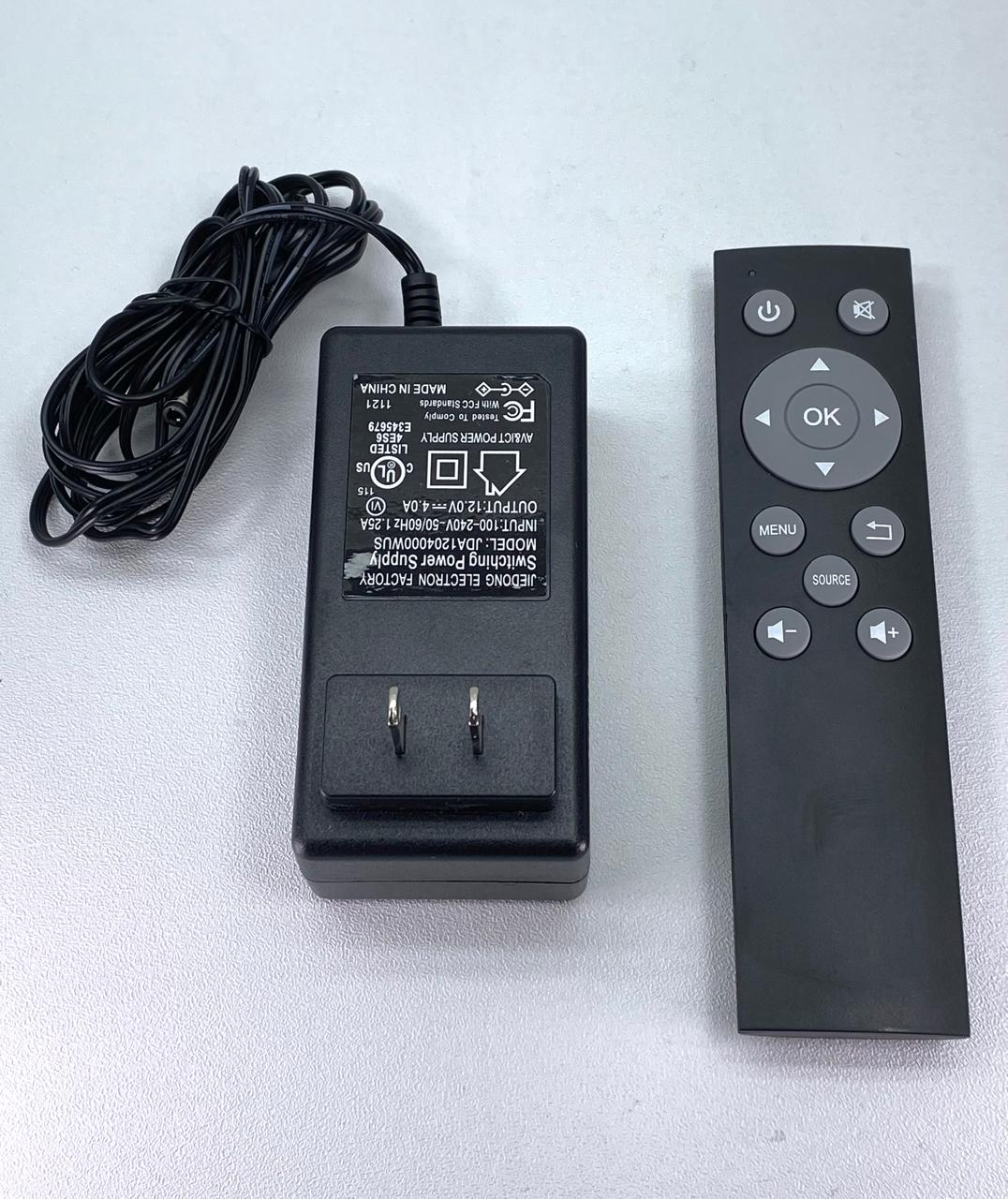 Mini Proyector GPX PJ300VP c/ Control y Cable HDMI