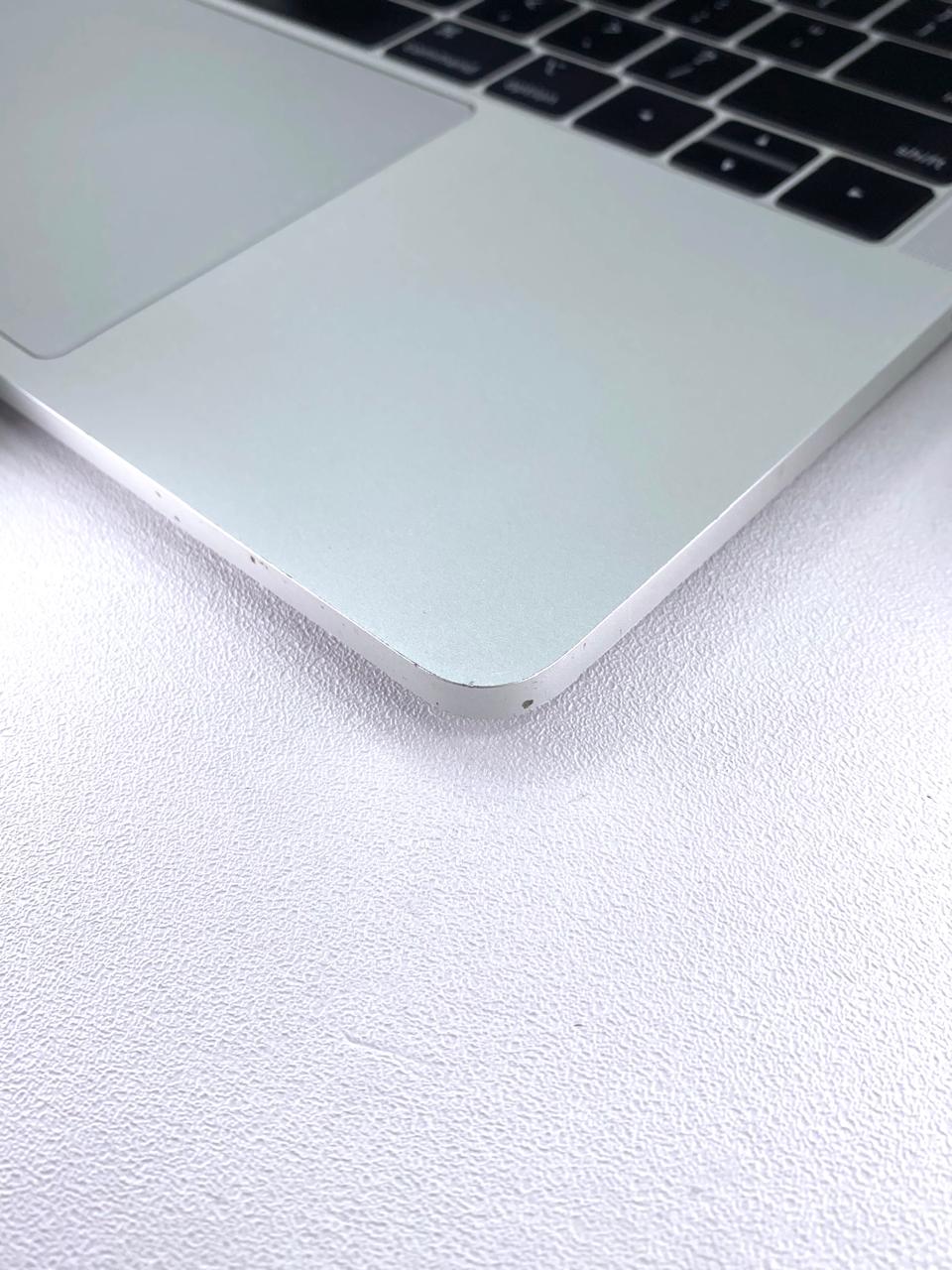 Laptop Apple MacBook Pro 2018 13.3" 2560x1600 (2K) Core i5-8259U 8GB RAM LPDDR3 512GB SSD macOS Sequoia c/ cargador