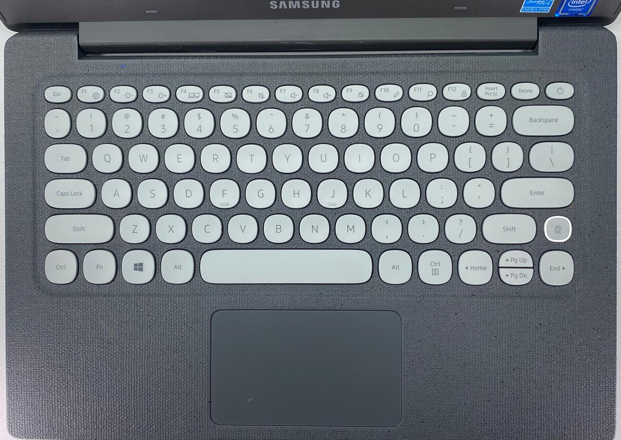 Laptop Samsung Notebook Flash NP530XBB 13.3" 1920x1080 (FHD) Celeron N4000 4GB RAM DDR4 64GB eMMC WINDOWS 10 HOME c/ cargador