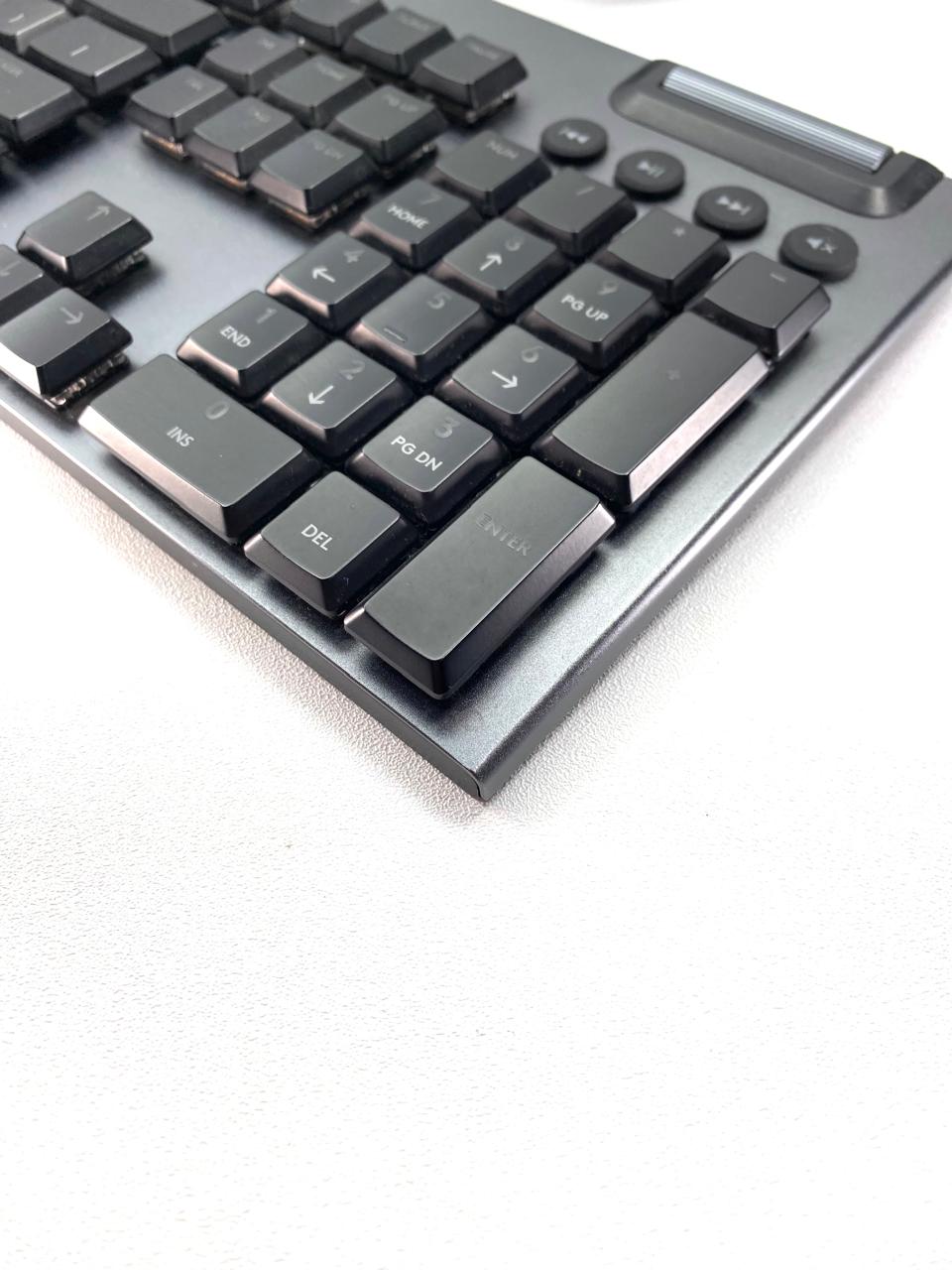 Teclado Mecánico Logitech G815 Tactile RGB Gaming USB