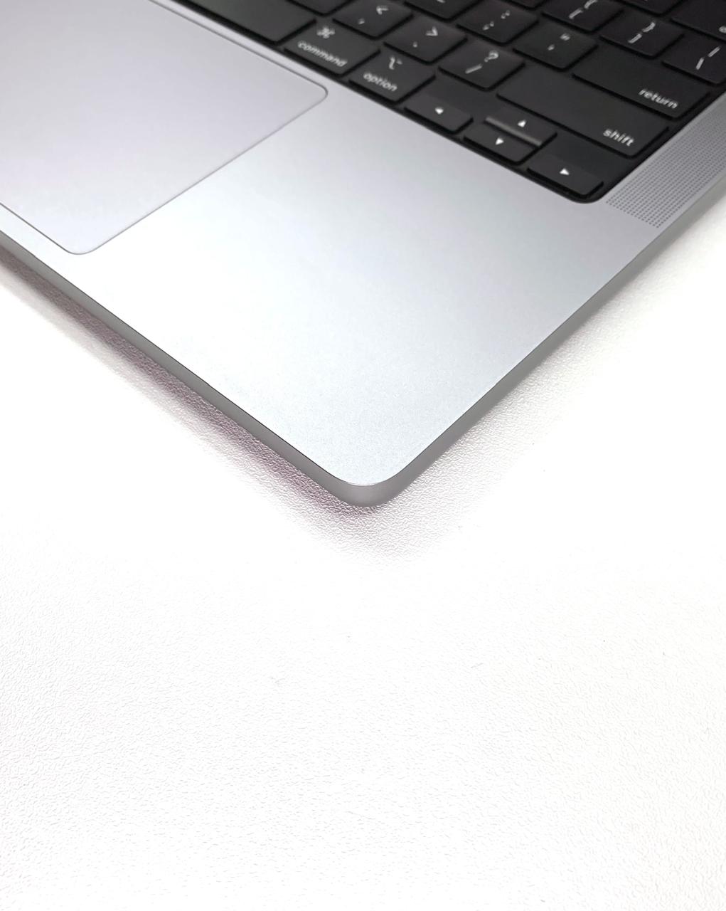 Laptop Apple MacBook Pro 2021 14.2" 3024x1964 (2K) M1 16GB RAM LPDDR5 1TB SSD macOS Sequoia c/ cargador