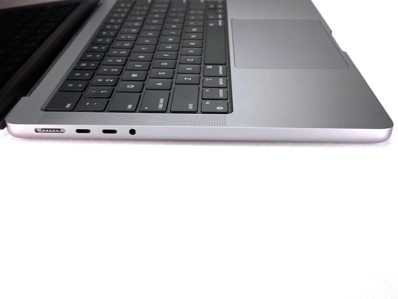 Laptop Apple MacBook Pro 2021 14.2" 3024x1964 (2K) M1 16GB RAM LPDDR5 1TB SSD macOS Sequoia c/ cargador