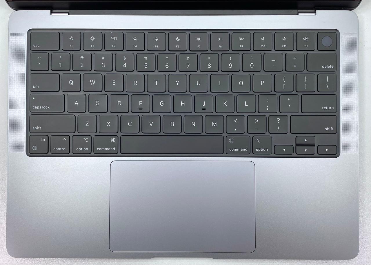 Laptop Apple MacBook Pro 2021 14.2" 3024x1964 (2K) M1 16GB RAM LPDDR5 1TB SSD macOS Sequoia c/ cargador