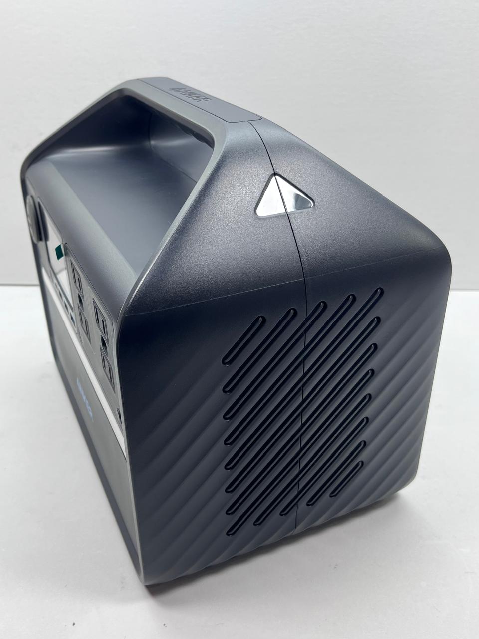 Estación de Energía Portátil Anker 535 512Wh 500W Open Box c/ Adaptador