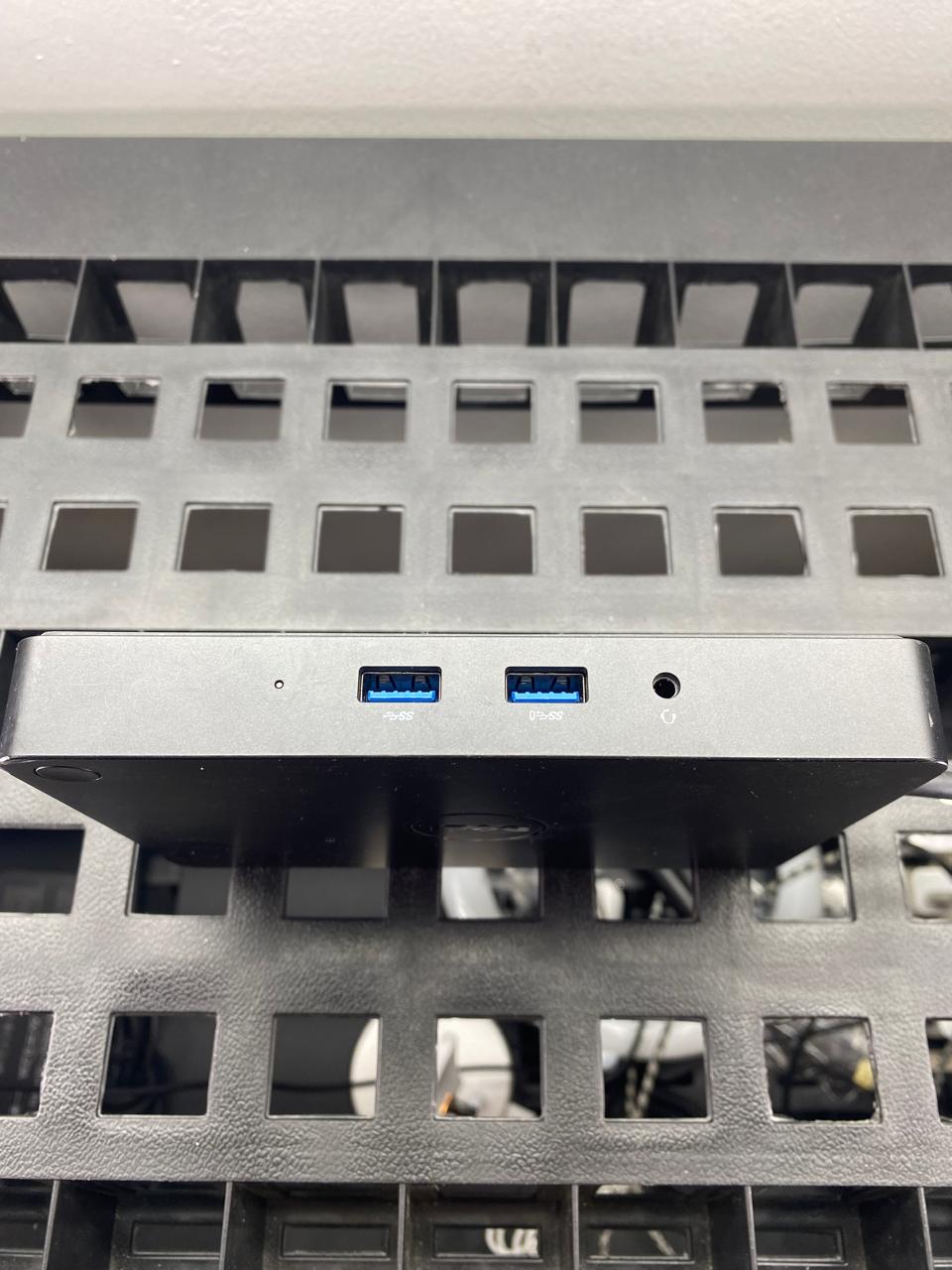 Estación de Acoplamiento Dell WD15 USB-C con Doble Pantalla y Cargador Dell de 130 Watts