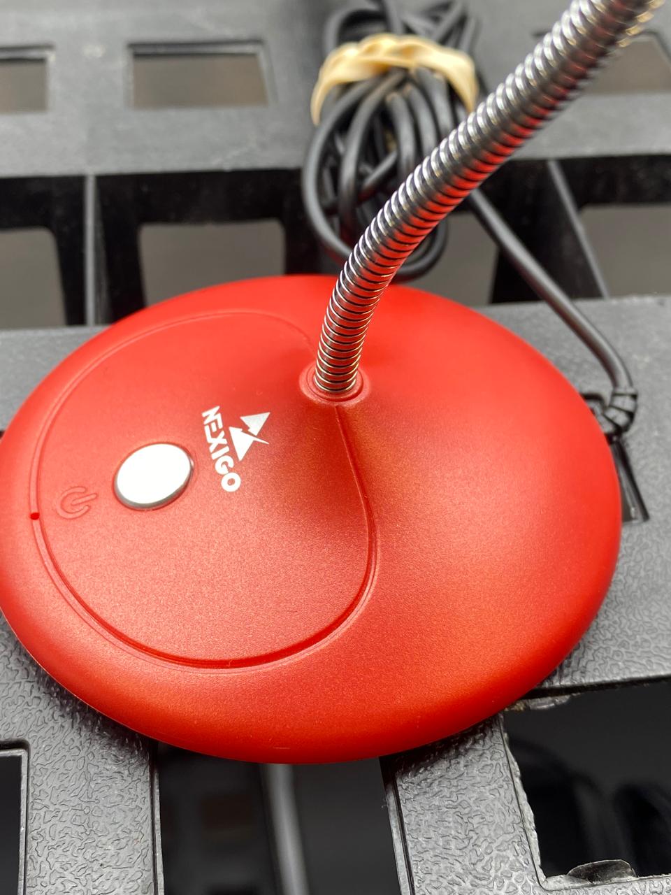 Micrófono USB Nexigo Rojo NXG-MIC-BK para Computador con Botón de Interrupción