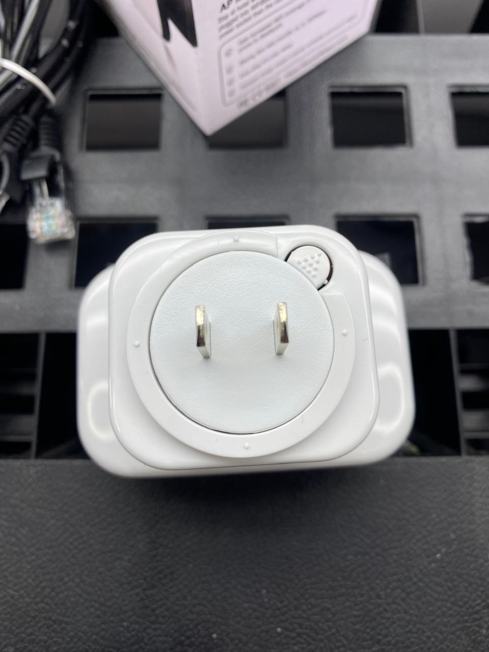 Extensor de Wi-Fi Blast 2AOQ6LV-WR03 en Caja