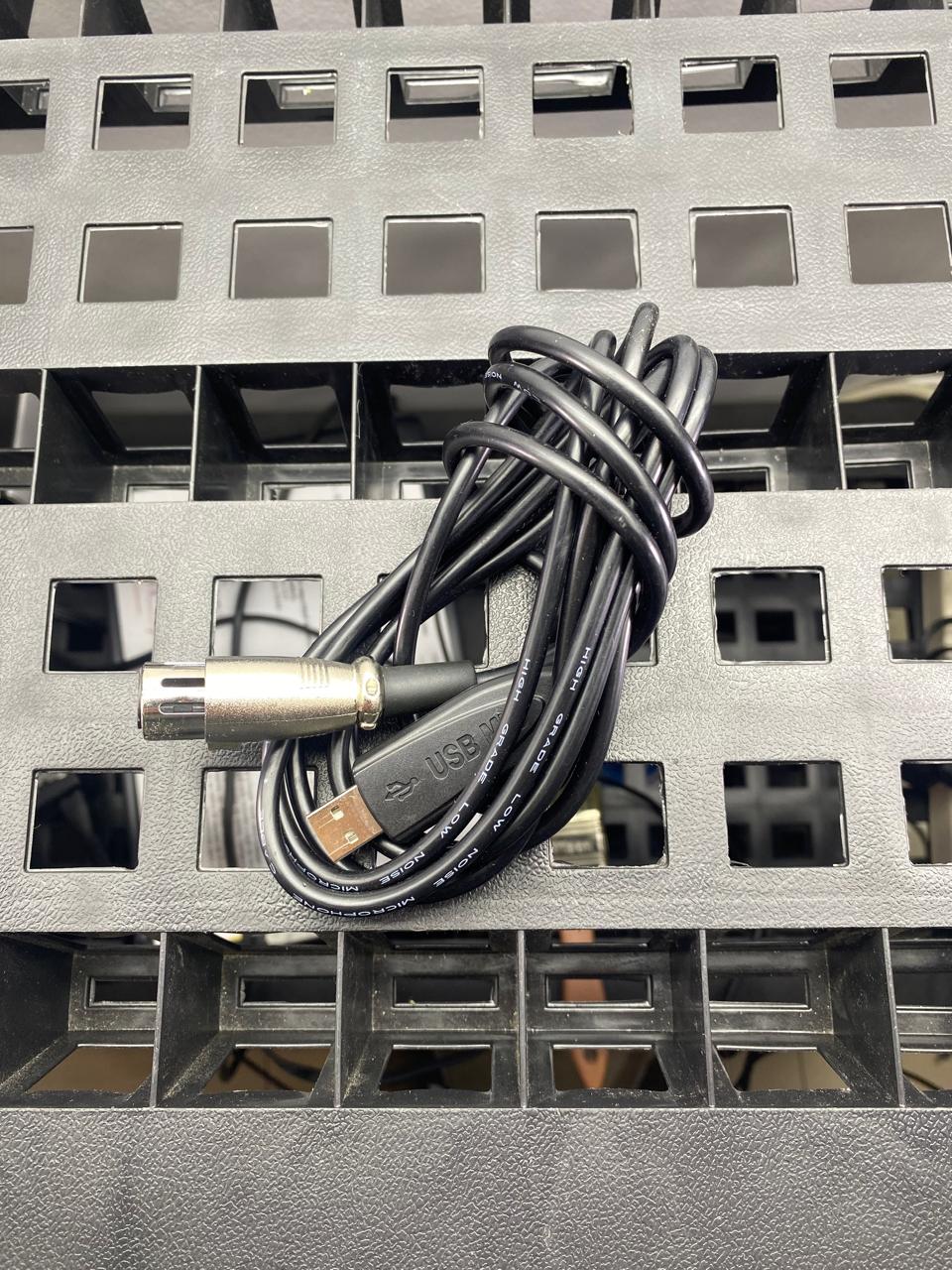Micrófono USB Con Base Y Cable De 2.5m
