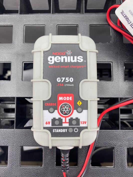 Cargador y Mantenedor de Batería NOCO Genius G750 para 6V/12V - 0.75 Amp