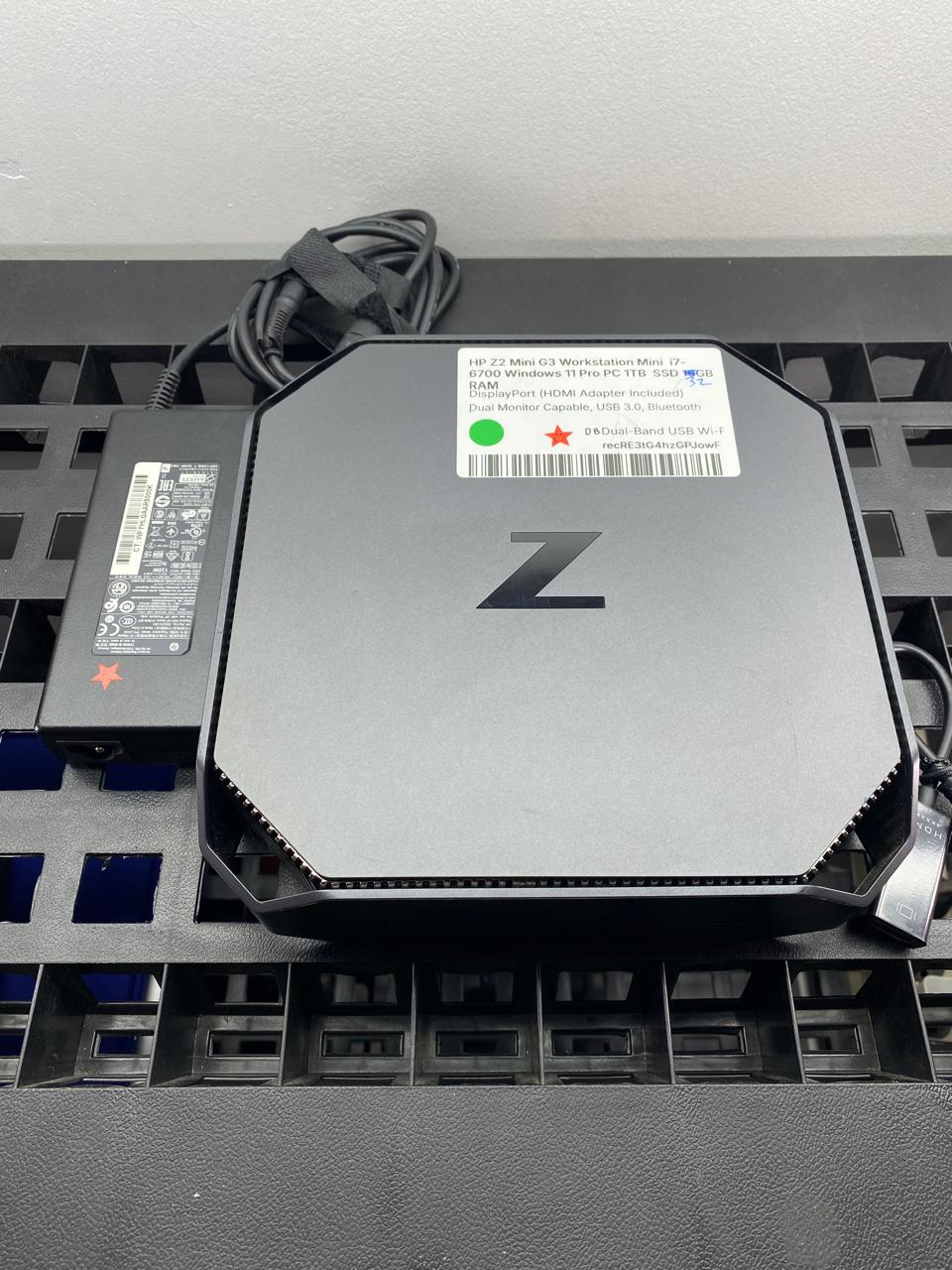 Desktop HP Z2 G3 Core i7-6700U 32GB RAM 1TB SSD WINDOWS 11 PRO c/adaptador de corriente