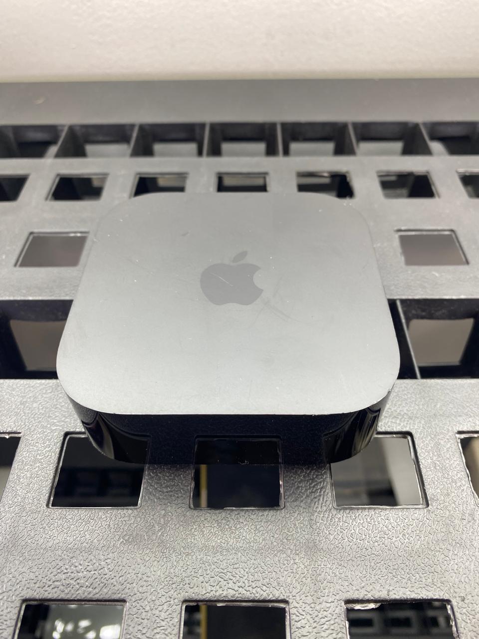 Apple TV 4K 3ra Generación 128GB A2843 c/ cable HDMI y control