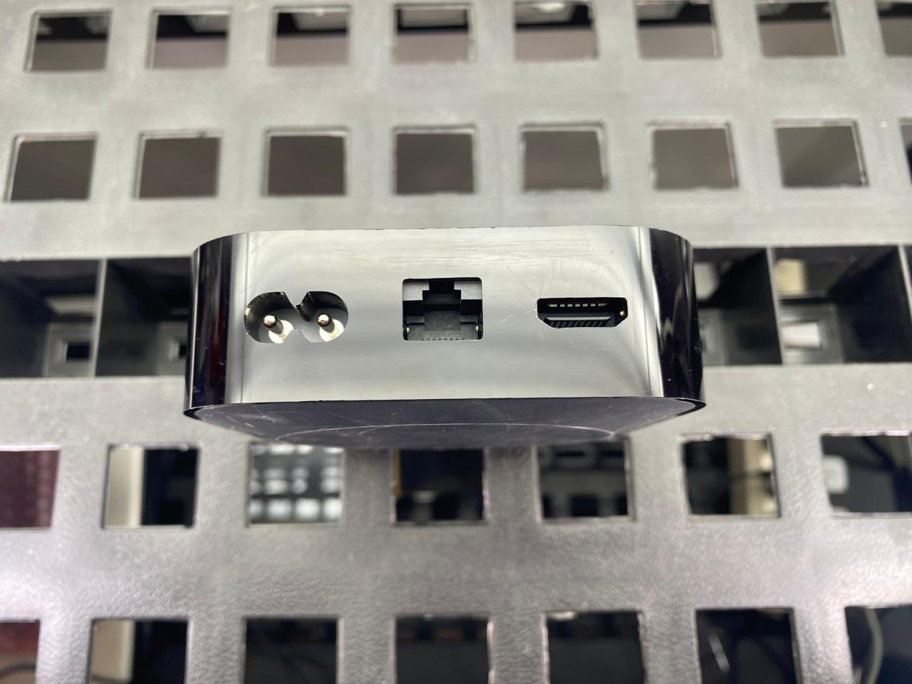 Apple TV 4K 3ra Generación 128GB A2843 c/ cable HDMI y control