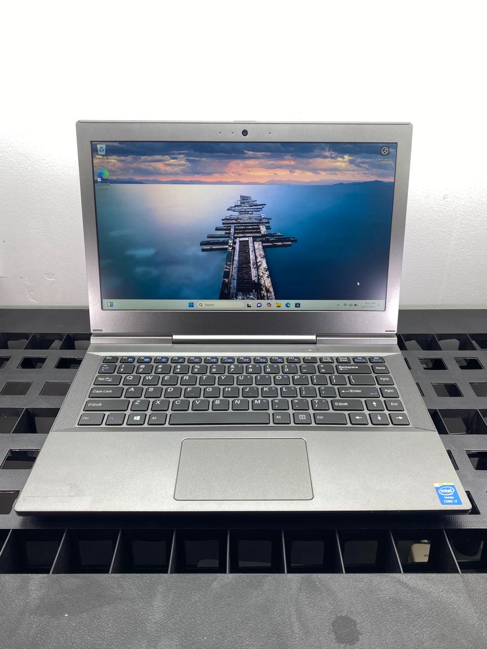 Laptop Clevo Style Note W740SU 14" Core i7-4950HQ 16GB RAM 256GB SSD WINDOWS 11 PRO c/cargador
