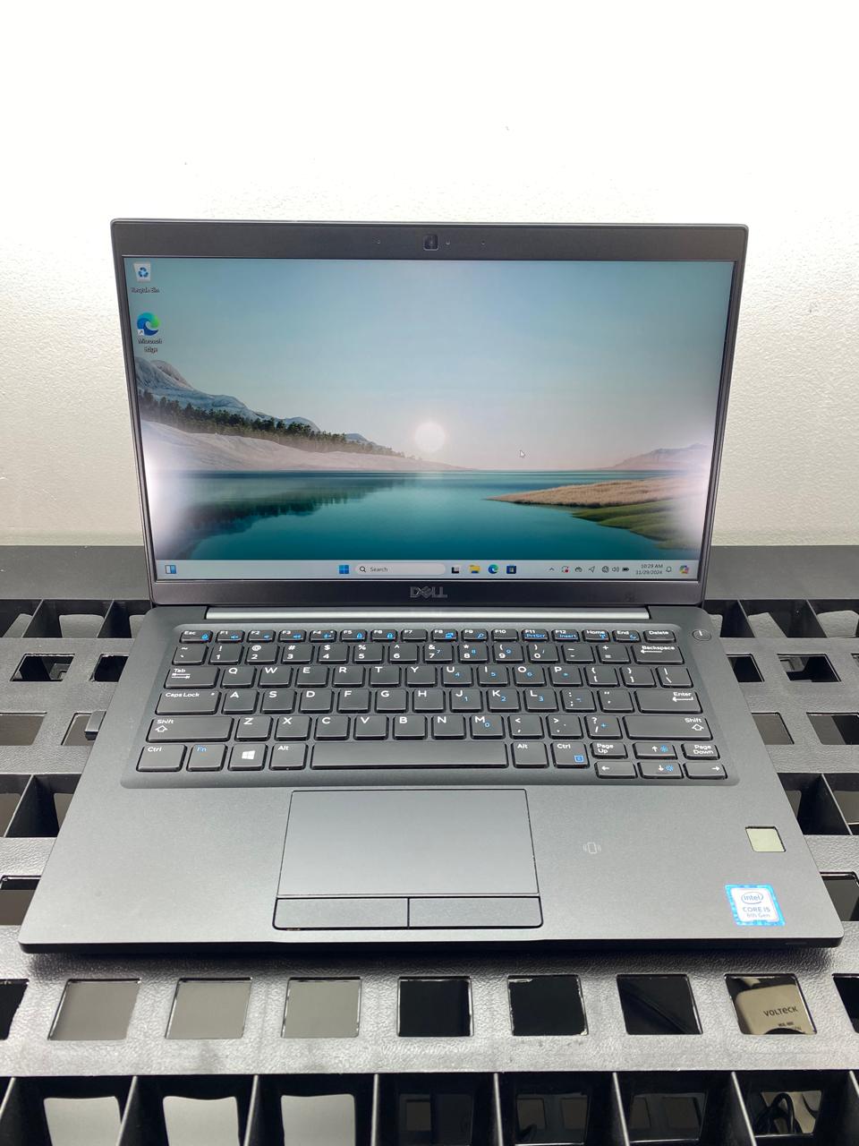 Laptop Dell Latitude 7390 13.3" Core i5-8250U 16GB RAM 256GB NVMe SSD WINDOWS 11 PRO c/cargador