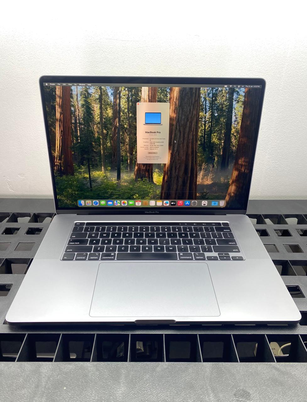 Laptop Apple MacBook Pro 2019 16" Core i9-9980HK 16GB RAM 512GB SSD AMD Radeon Pro 5500M macOS Sequoia c/cargador