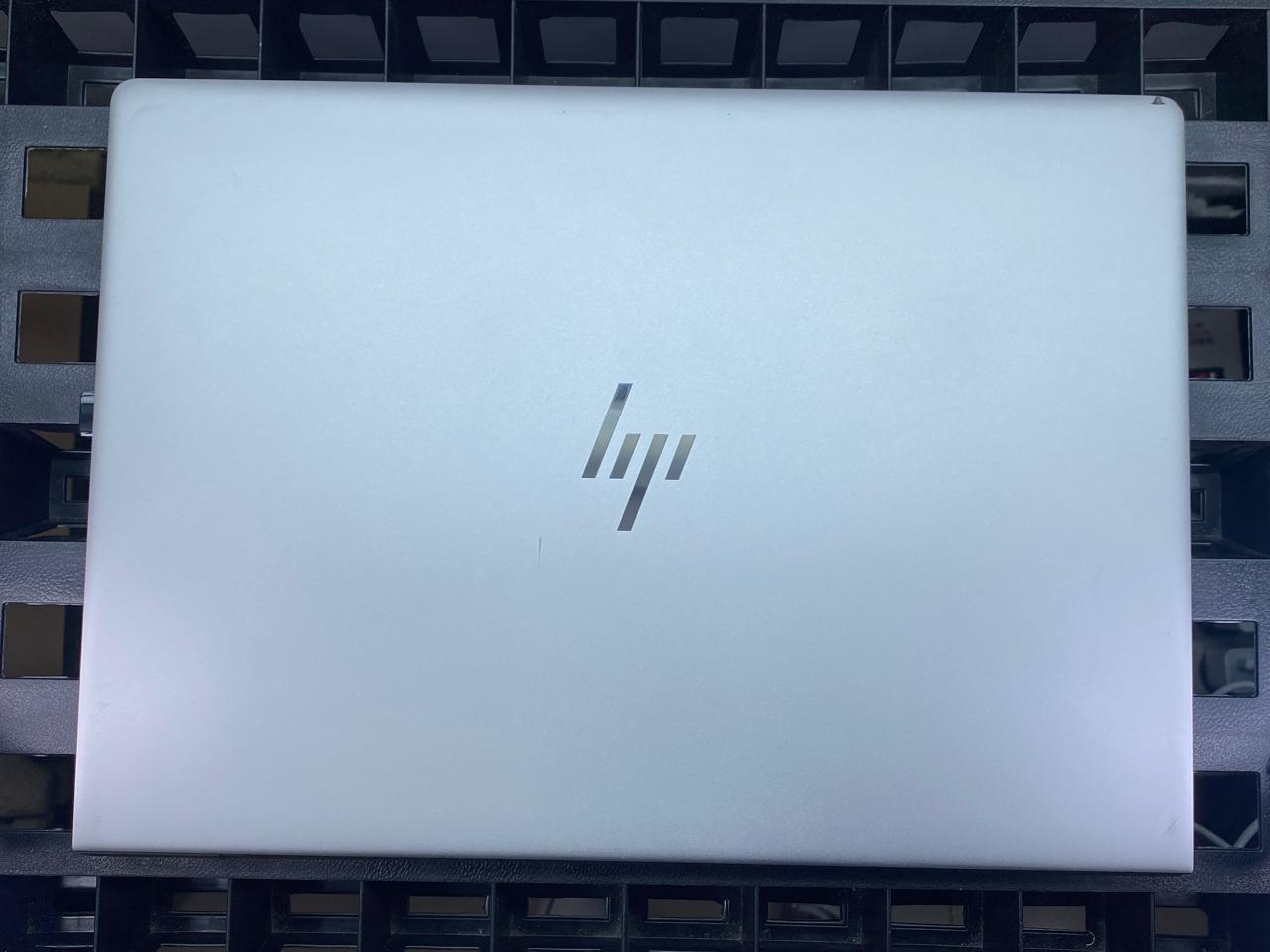 Laptop HP EliteBook 840 G6 14" 1920x1080 (FHD) Core i5-8365U 16GB RAM DDR4 128GB M.2 SSD WINDOWS 11 PRO c/ cargador