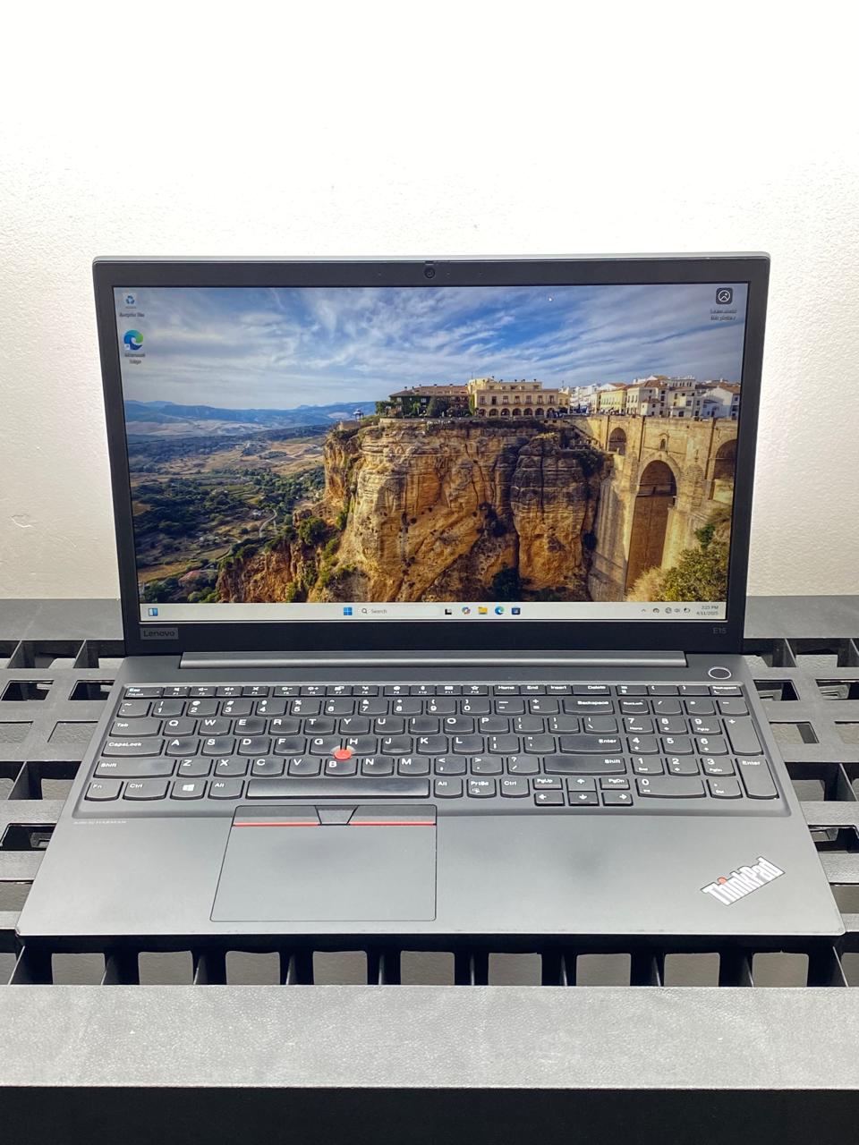 Lenovo ThinkPad E15 15.6" 1920x1080 (FHD) Core i5-10210U 16GB RAM DDR4 256GB NVMe SSD + 1TB HDD WINDOWS 11 PRO