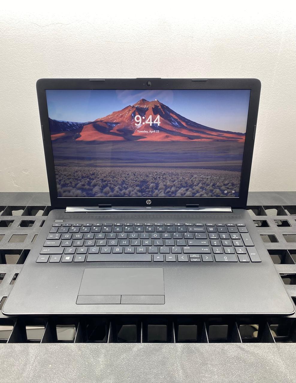 Laptop HP 15-db0015dx 15.6" 1366x768 (HD) A6-9225 16GB RAM DDR4 256GB SSD WINDOWS 11 HOME c/ cargador