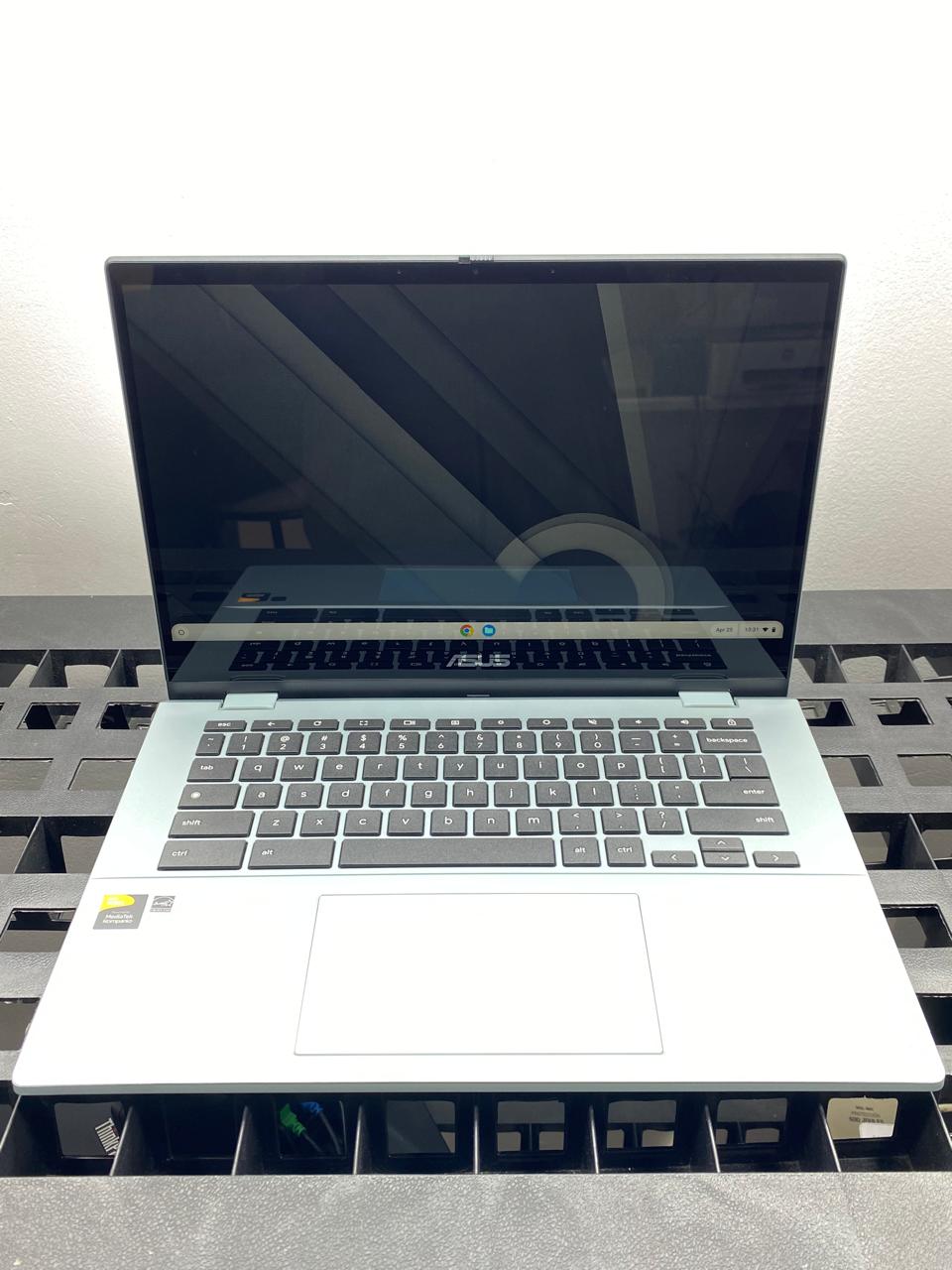 Laptop ASUS Chromebook Flip CM1402FM2A-WS44FT 14" 1920x1080 (FHD) MediaTek Kompanio 520 4GB RAM LPDDR4X 64GB SSD CHROME OS c/ cargador