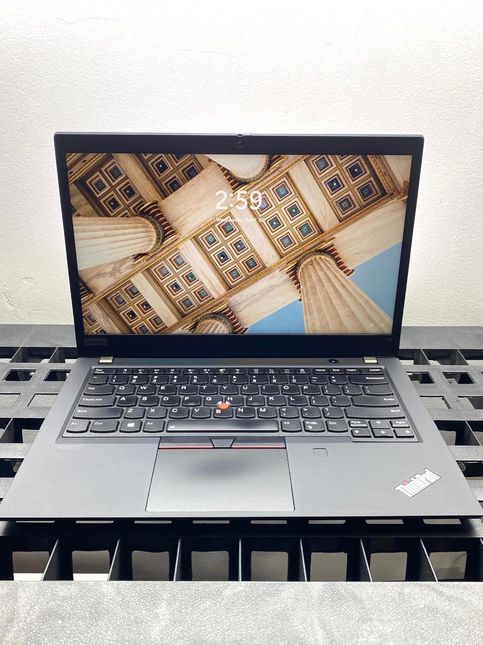 Laptop Lenovo ThinkPad T14 14" 1920x1080 (FHD) Core i5-10210U 16GB RAM DDR4 256GB NVMe SSD WINDOWS 11 PRO c/ cargador