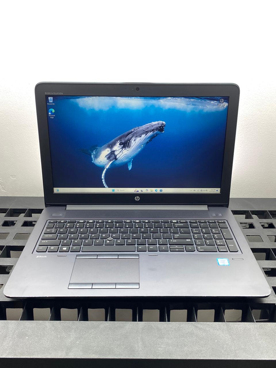 Laptop HP ZBook 15 G3 15.6" 1920x1080 (FHD) Core i7-6700HQ 32GB RAM DDR4 1TB SSD WINDOWS 11 PRO c/ cargador