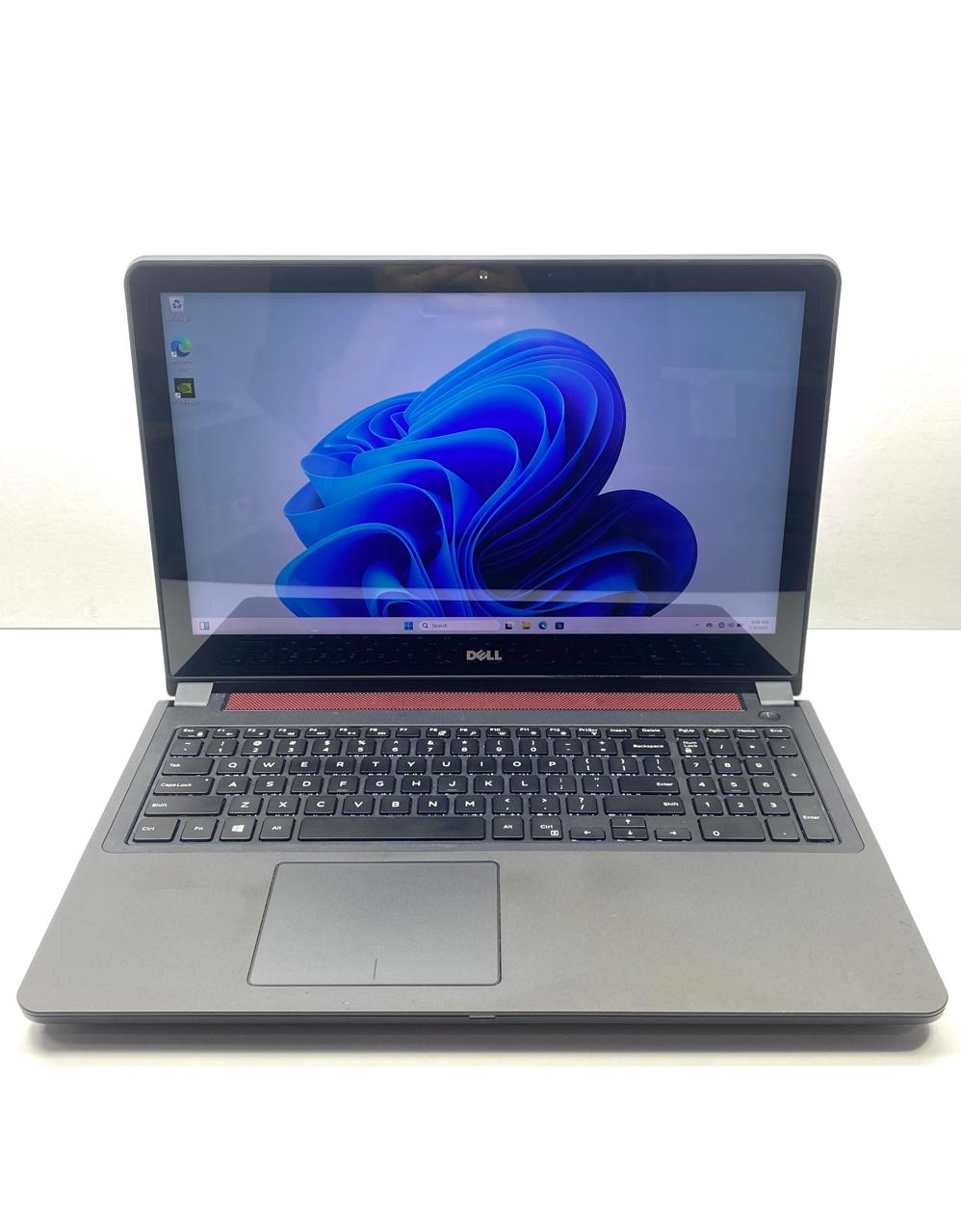 Laptop Dell Inspiron 7559 15.6" 3840x2160 (4K) Core i7-6700HQ 16GB RAM DDR3L 1TB M.2 SSD + 1TB HDD WINDOWS 11 PRO c/ cargador