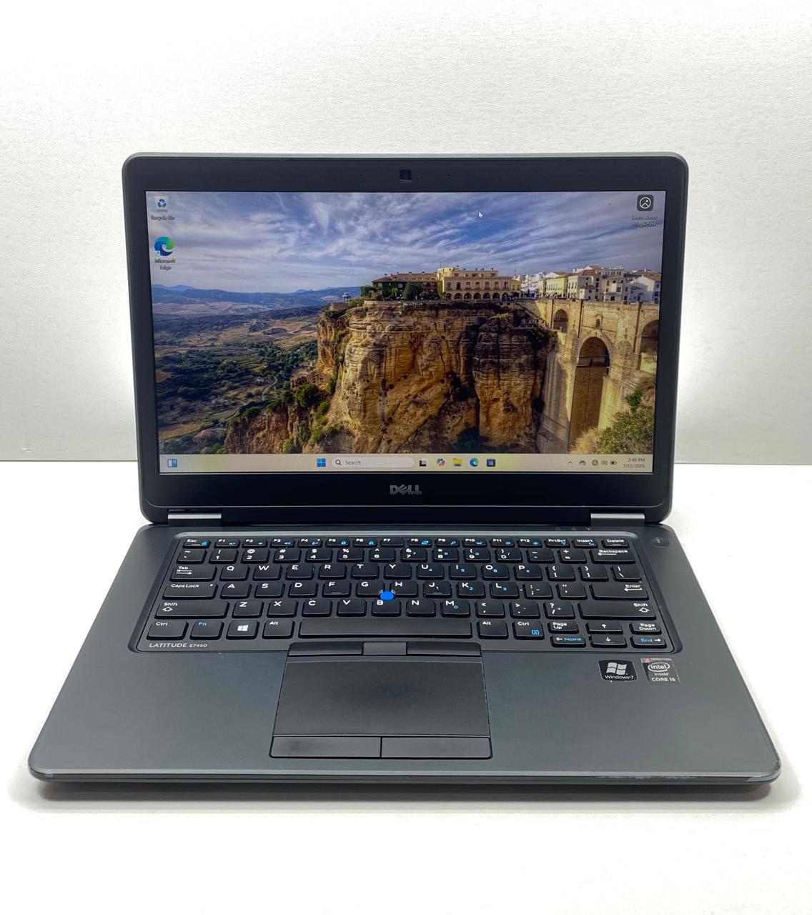 Laptop Dell Latitude E7450 14" 1920x1080 (FHD) Core i5-5300U 16GB RAM DDR3L 240GB SSD WINDOWS 11 PRO c/ cargador