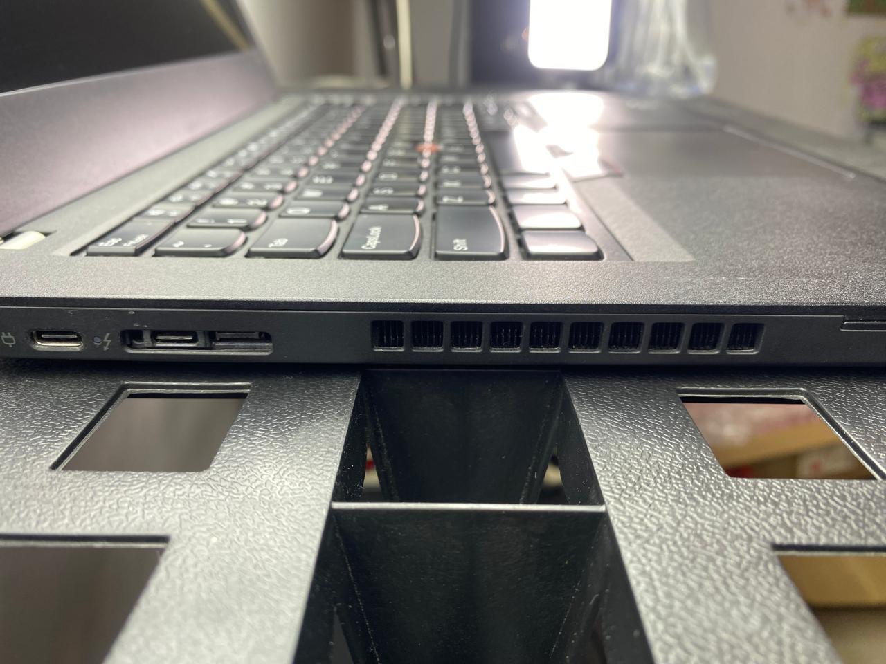 Laptop Lenovo ThinkPad T480 14" Core i5-8350U 16GB RAM 256GB M.2 SSD WINDOWS 11 PRO c/cargador