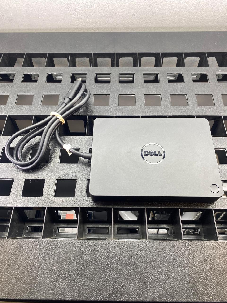 Estación de Acoplamiento Dell WD15 USB-C con Doble Pantalla y Cargador Dell de 130 Watts