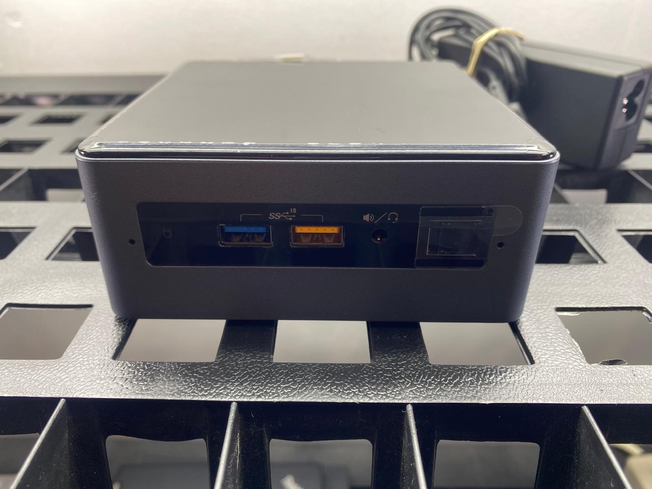 Desktop Intel NUC8i5BEHS Core i5-8260U 16GB RAM 256GB M.2 SSD WINDOWS 11 PRO c/cargador