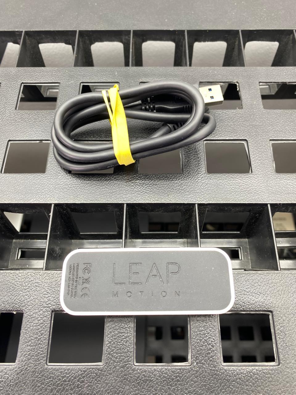 Controlador Leap Motion LM-010 para Seguimiento de Mano en 3D y Sensor de Gestos