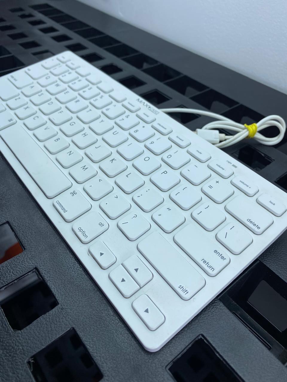MAXCases PM53333B Teclado Compacto para Dispositivos Apple