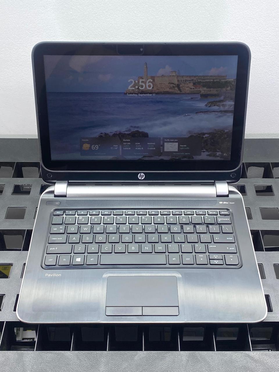 Laptop HP Pavilion 11-e110nr 11.6" A4-1250 8GB RAM 240GB SSD WINDOWS 11 PRO c/cargador