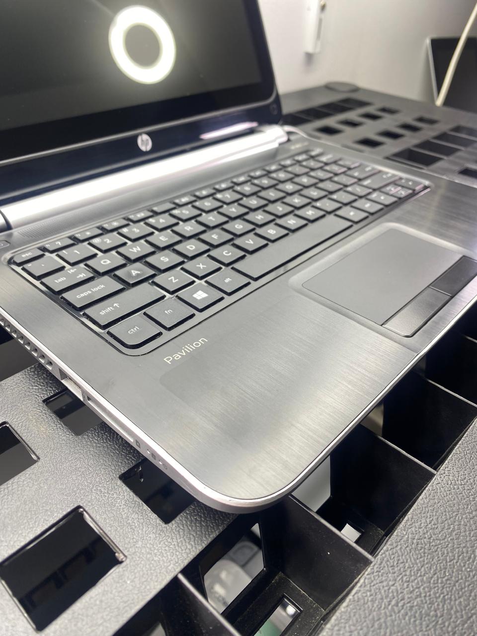 Laptop HP Pavilion 11-e110nr 11.6" A4-1250 8GB RAM 240GB SSD WINDOWS 11 PRO c/cargador