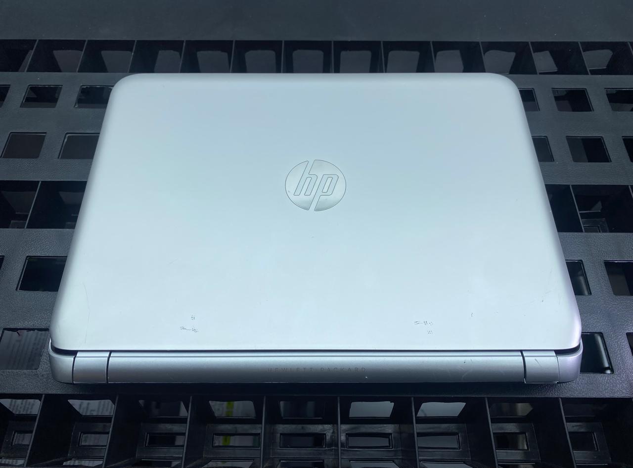 Laptop HP Pavilion 11-e110nr 11.6" A4-1250 8GB RAM 240GB SSD WINDOWS 11 PRO c/cargador
