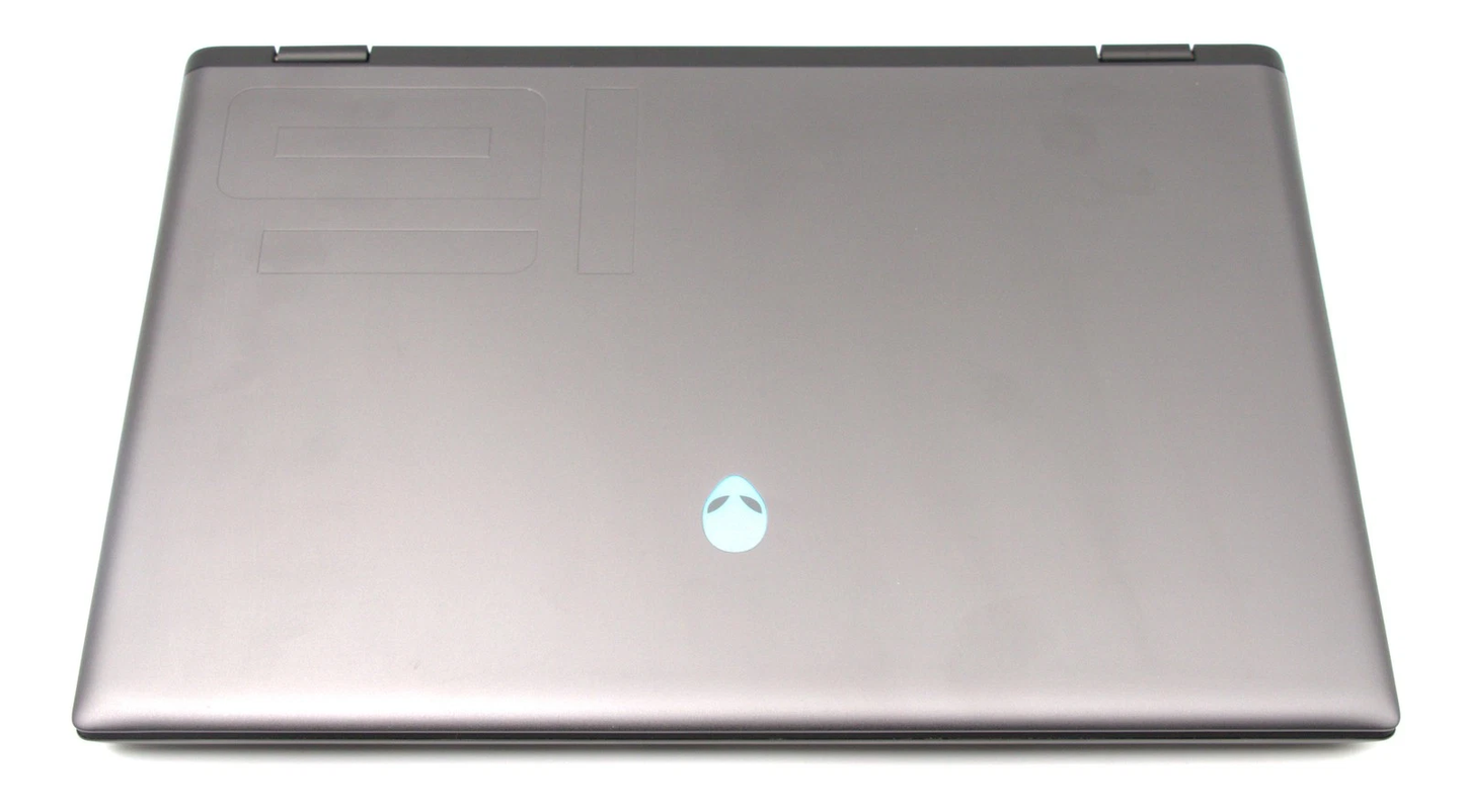 Laptop Alienware M16 R2 16" WQXGA Ultra 7-155H 16GB RAM 1TB SSD RTX 4070 c/ cargador