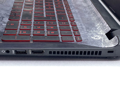 Laptop HP Star Wars Special Edition 15.6" FHD i5-6200U 12GB 480GB SSD WINDOWS 11 HOME c/ cargador