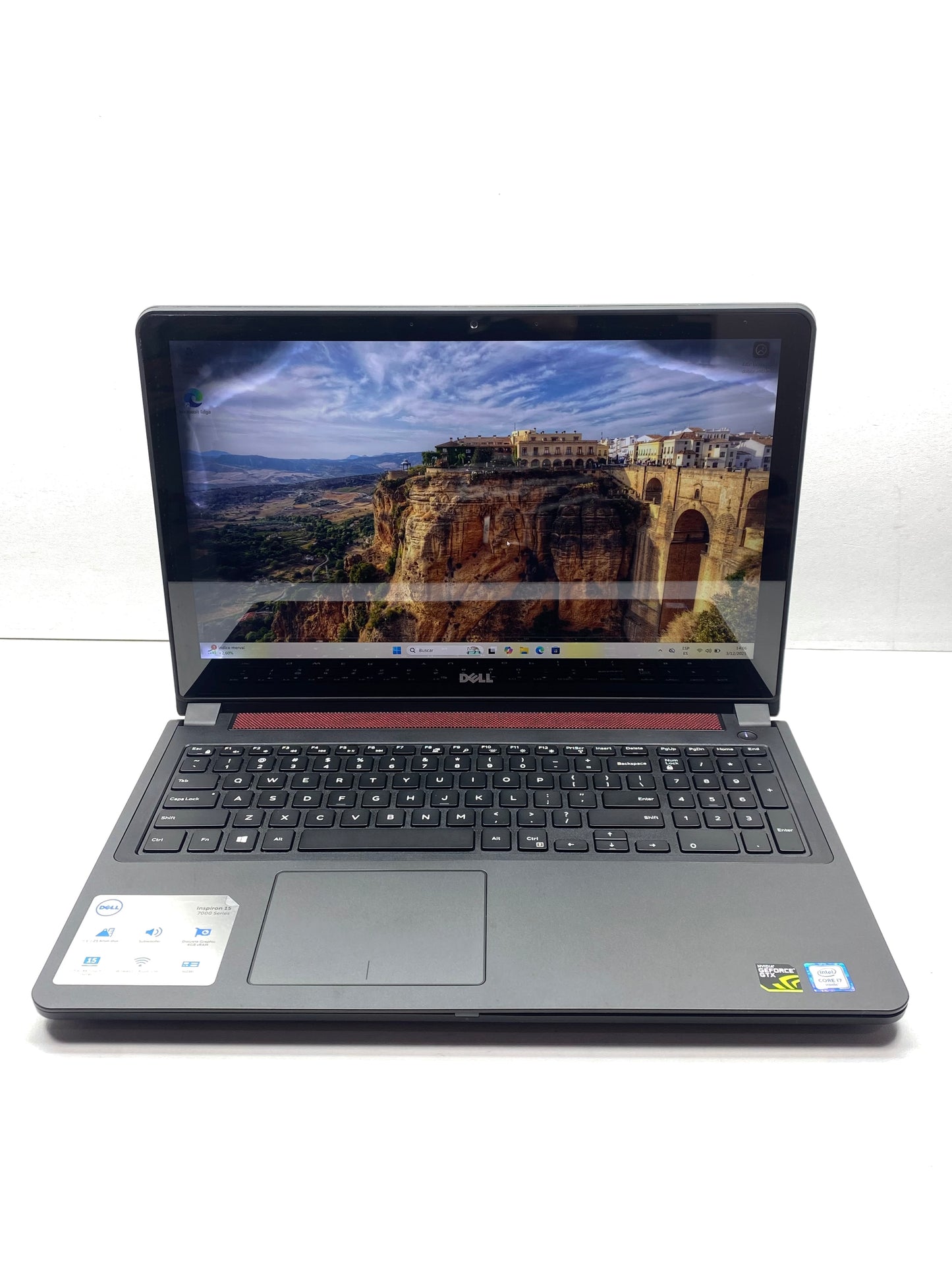 Laptop Dell Inspiron 7559 15.6" 3840x2160 (4K) Core i7-6700HQ 16GB RAM DDR3L 256GB SSD WINDOWS 11 PRO c/ cargador DETALLE