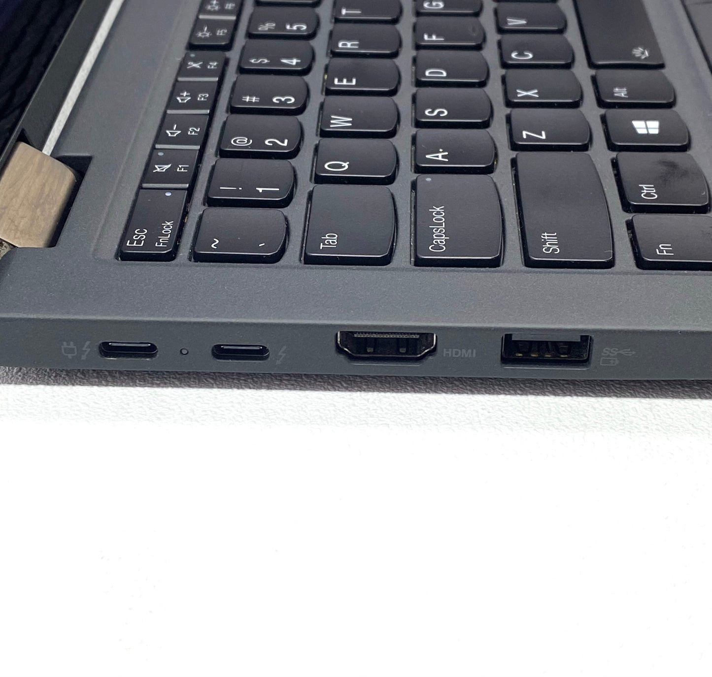 Laptop Lenovo ThinkPad X13 Yoga Gen 2 13.3" FHD i5-1135G7 16GB 256GB SSD WINDOWS 11 PRO c/ cargador