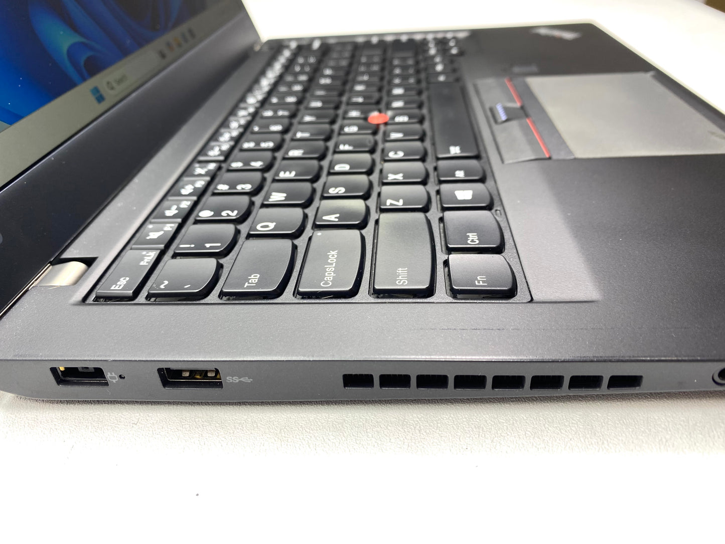 Laptop Lenovo ThinkPad T460s 14" 1920x1080 (FHD) Core i5-6300U 12GB RAM DDR4 256GB NVMe SSD WINDOWS 11 PRO c/ cargador