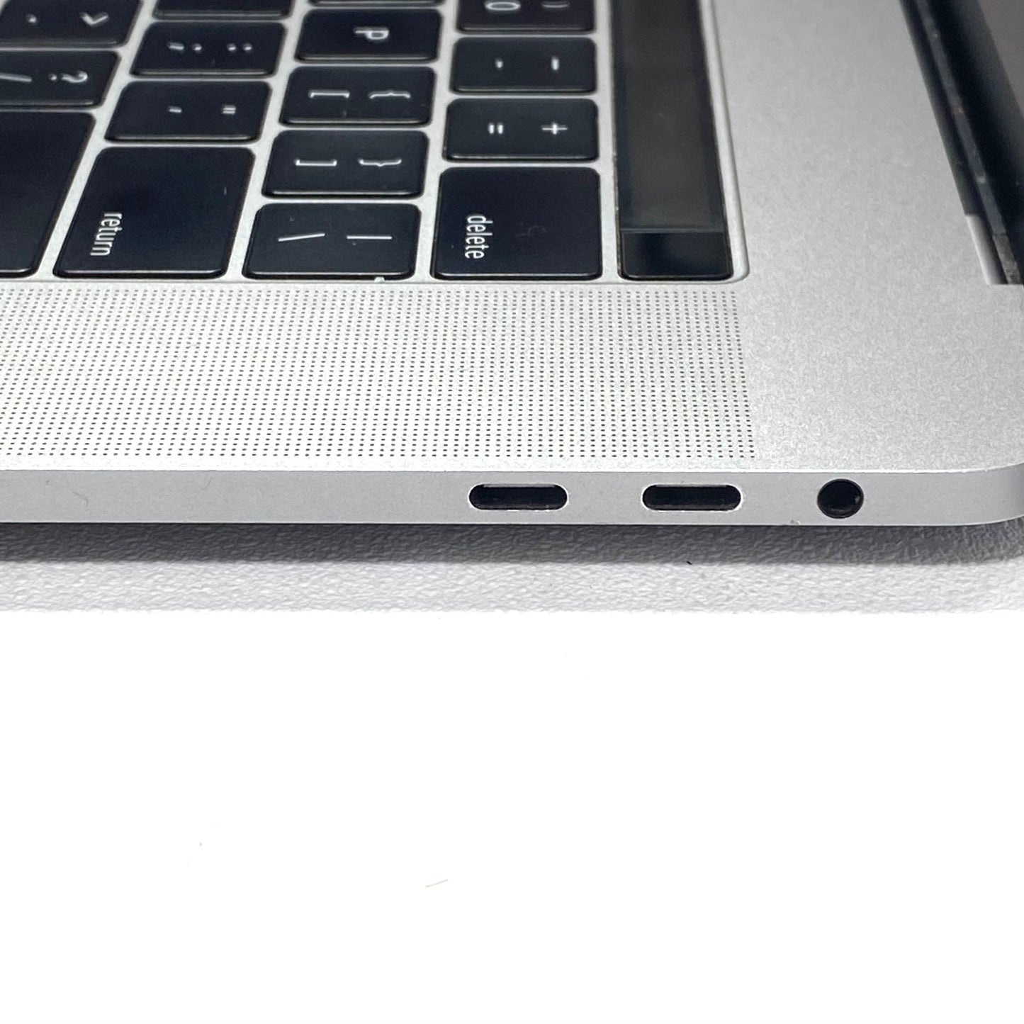 Laptop Apple MacBook Pro 2017 15.4" Retina i7-7700HQ 16GB 512GB SSD macOS VENTURA c/ cargador